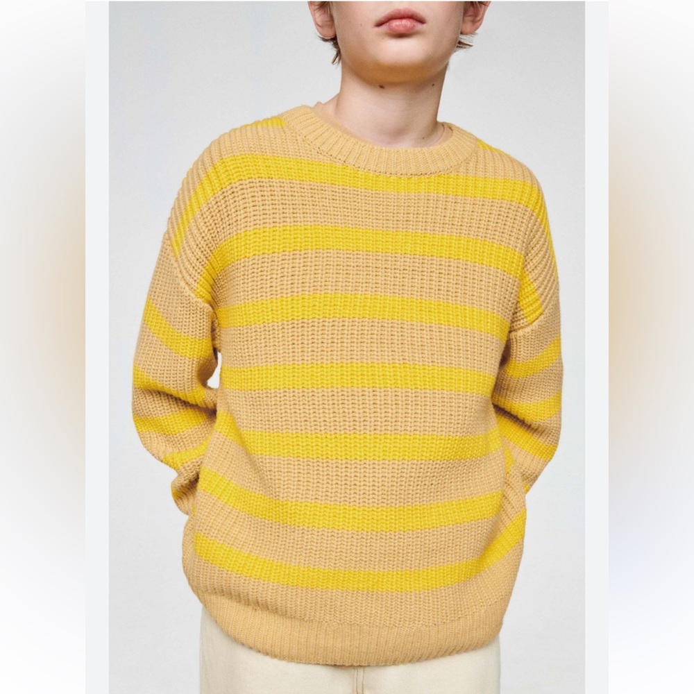 🫐3/$30 Zara Yellow and Tan Striped Crewneck Sweater size 8-9